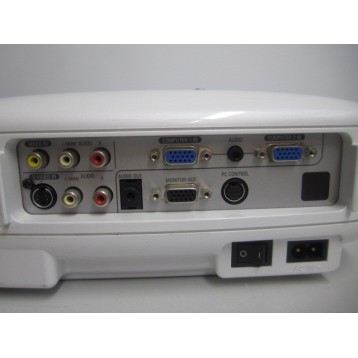 PROJEKTOR RZUTNIK NEC VT575 +KABLE