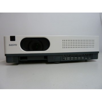 PROJEKTOR RZUTNIK SANYO PLC-XW200 KABLE LAN